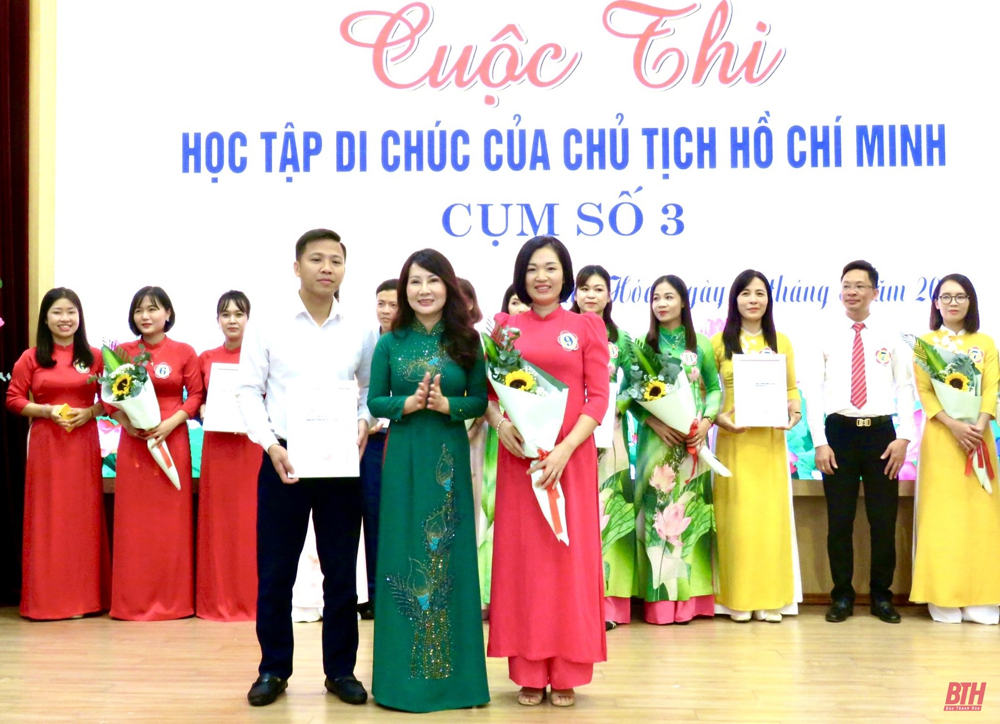 Đảng bộ Trường Đại học Hồng Đức đoạt giải Nhất cụm số 3 cuộc thi “Học tập Di chúc của Chủ tịch Hồ Chí Minh”